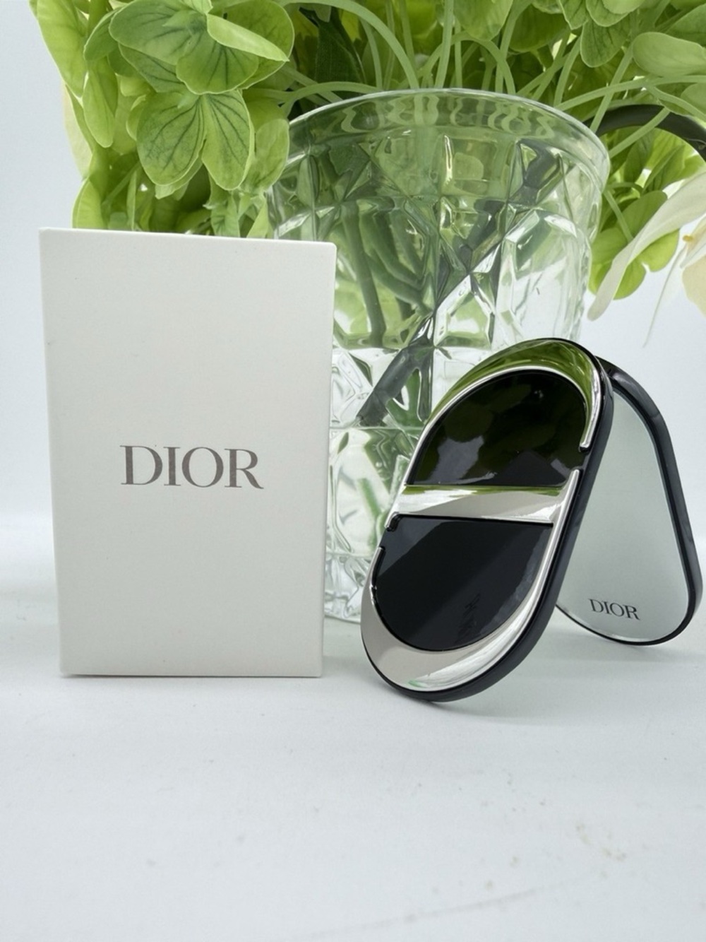 ✨NEW✨ DIOR Stick on Phone Compact Mirror in Black and Silver